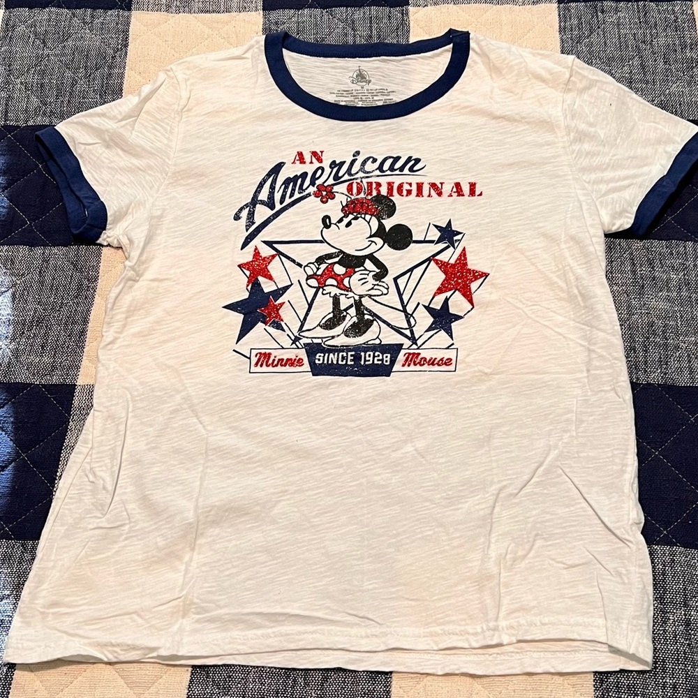 DISNEY Minnie Mouse T-Shirt Women’s Size Medium - Never Worn